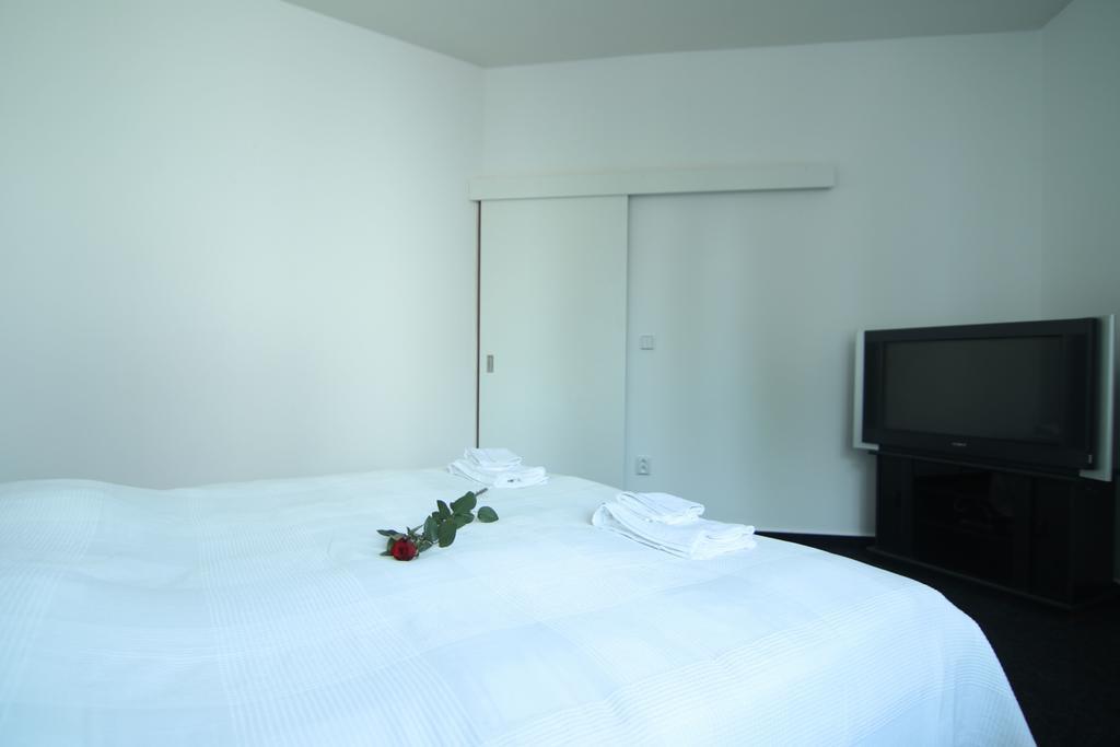 Apartman Amanda ปอดเยบราดิ ภายนอก รูปภาพ