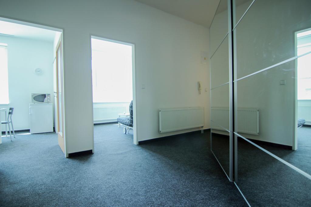 Apartman Amanda ปอดเยบราดิ ภายนอก รูปภาพ